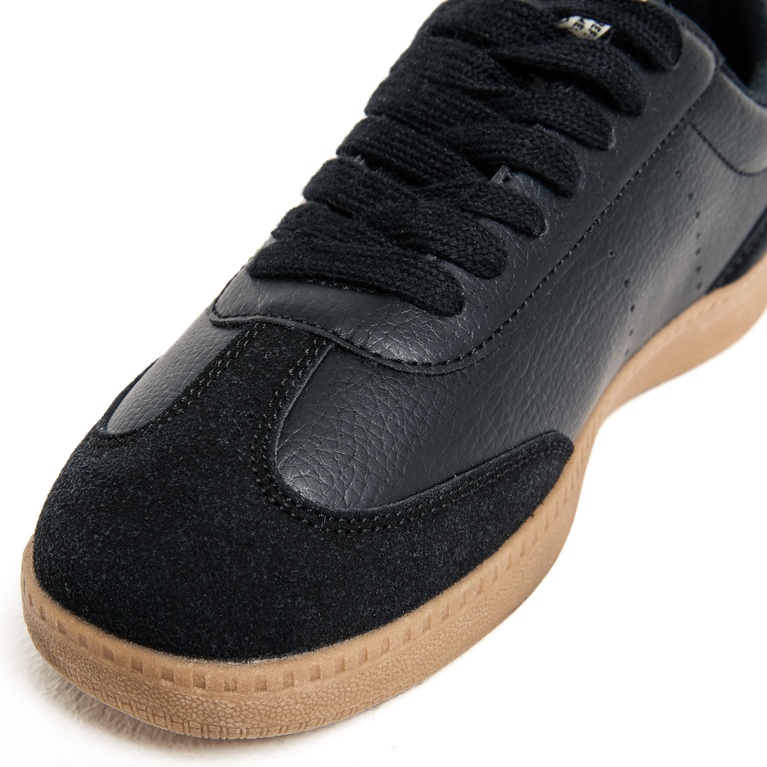 Sneakers "Retro Clean" 